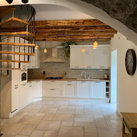 Bed & Breakfast Stancija Kavali Stone House, Zvoneca-opatija *