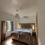 Stancija Kavali Stone House, Zvoneca-opatija فندق مبيت وإفطار