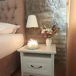 Stancija Kavali Stone House, Zvoneca-opatija