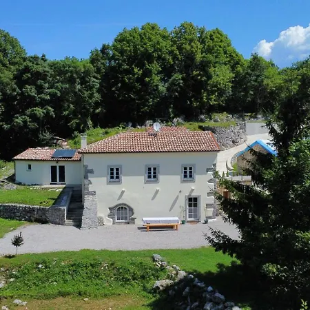 Stancija Kavali Stone House, Zvoneca-opatija Bed & Breakfast