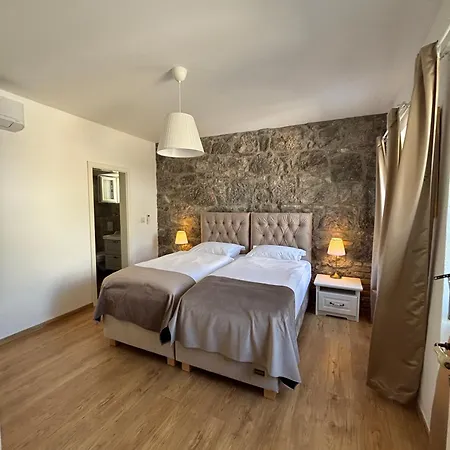 Stancija Kavali Stone House, Zvoneca-opatija