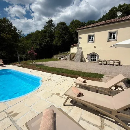 Bed & Breakfast Stancija Kavali Stone House, Zvoneca-opatija 4*